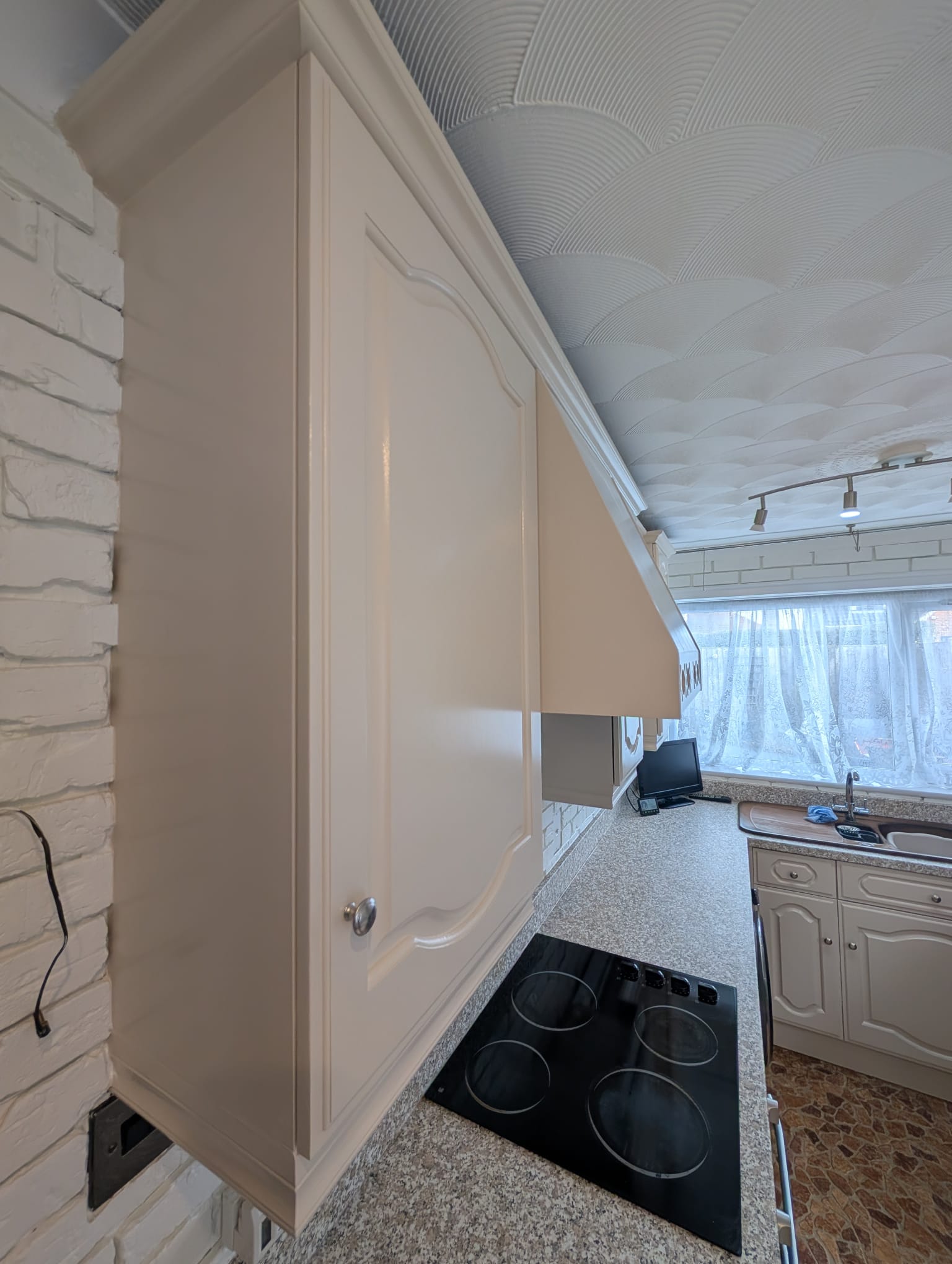 Cream kitchen with ceramic hob Norwich