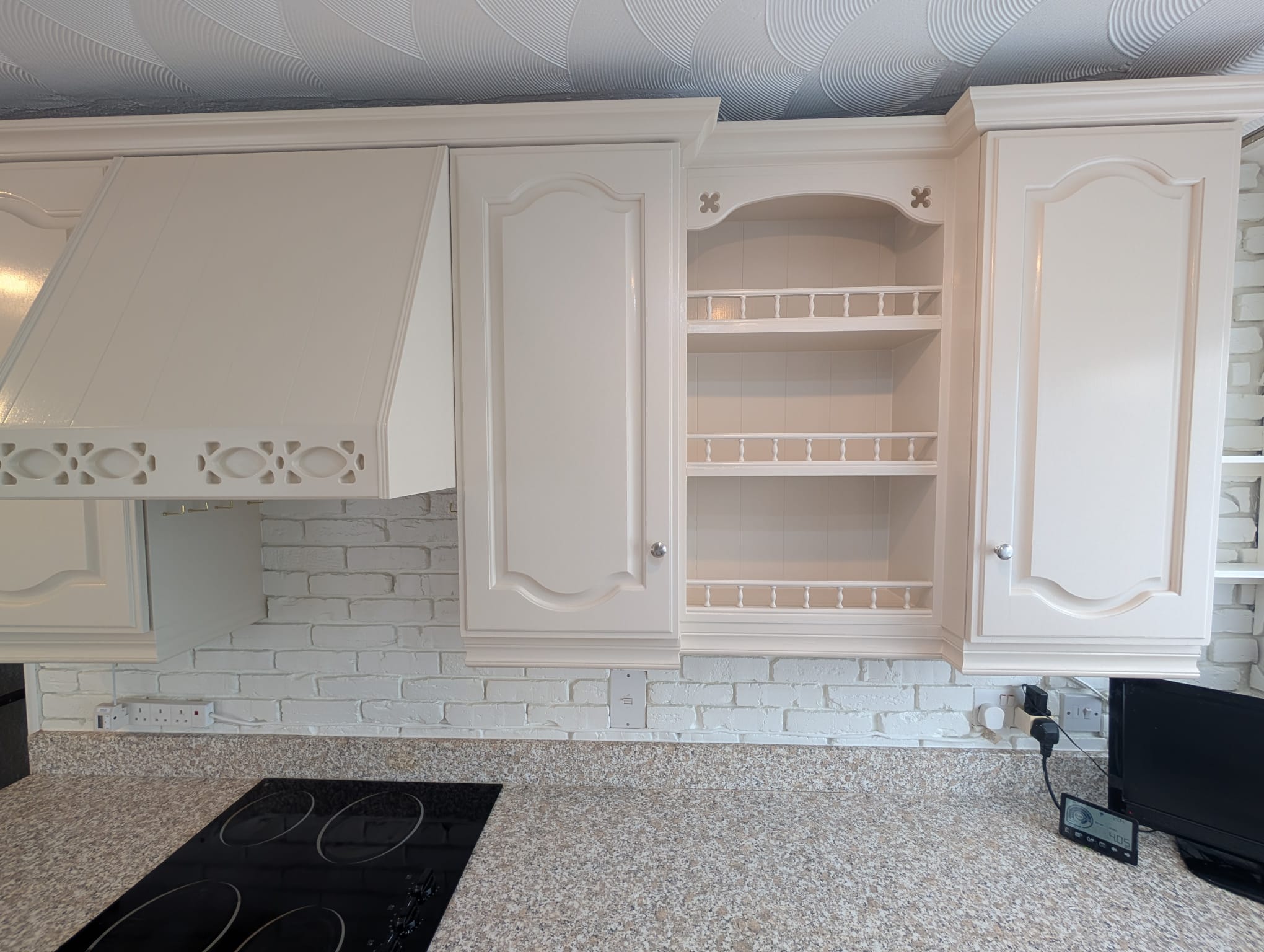 Kitchen with extractor hood Norwich